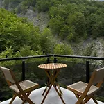 Valter & Drita's Тети