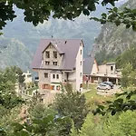 Valter&drita's Gæstehus Theth