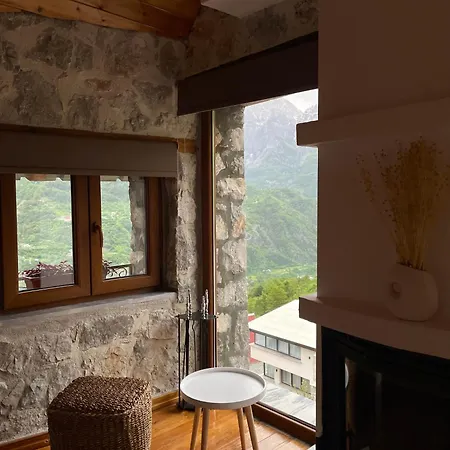 Valter & Drita's Theth