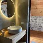Valter & Drita's Pensión 3*