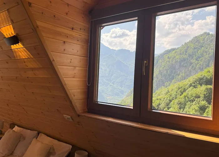 Valter & Drita's Pensión 3*